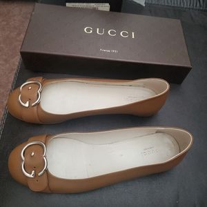 Gucci flats